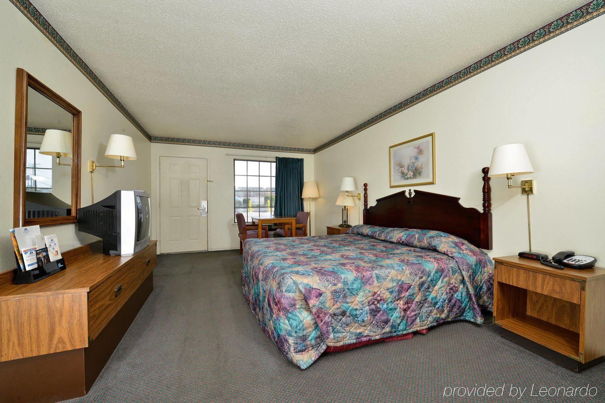 Americas Best Value Inn & Suites Russellville Bagian luar foto
