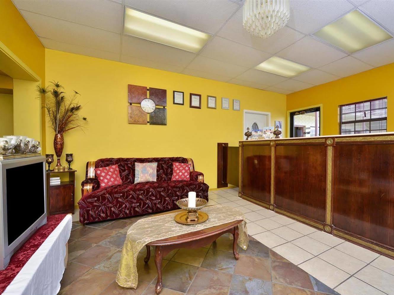 Americas Best Value Inn & Suites Russellville Bagian luar foto