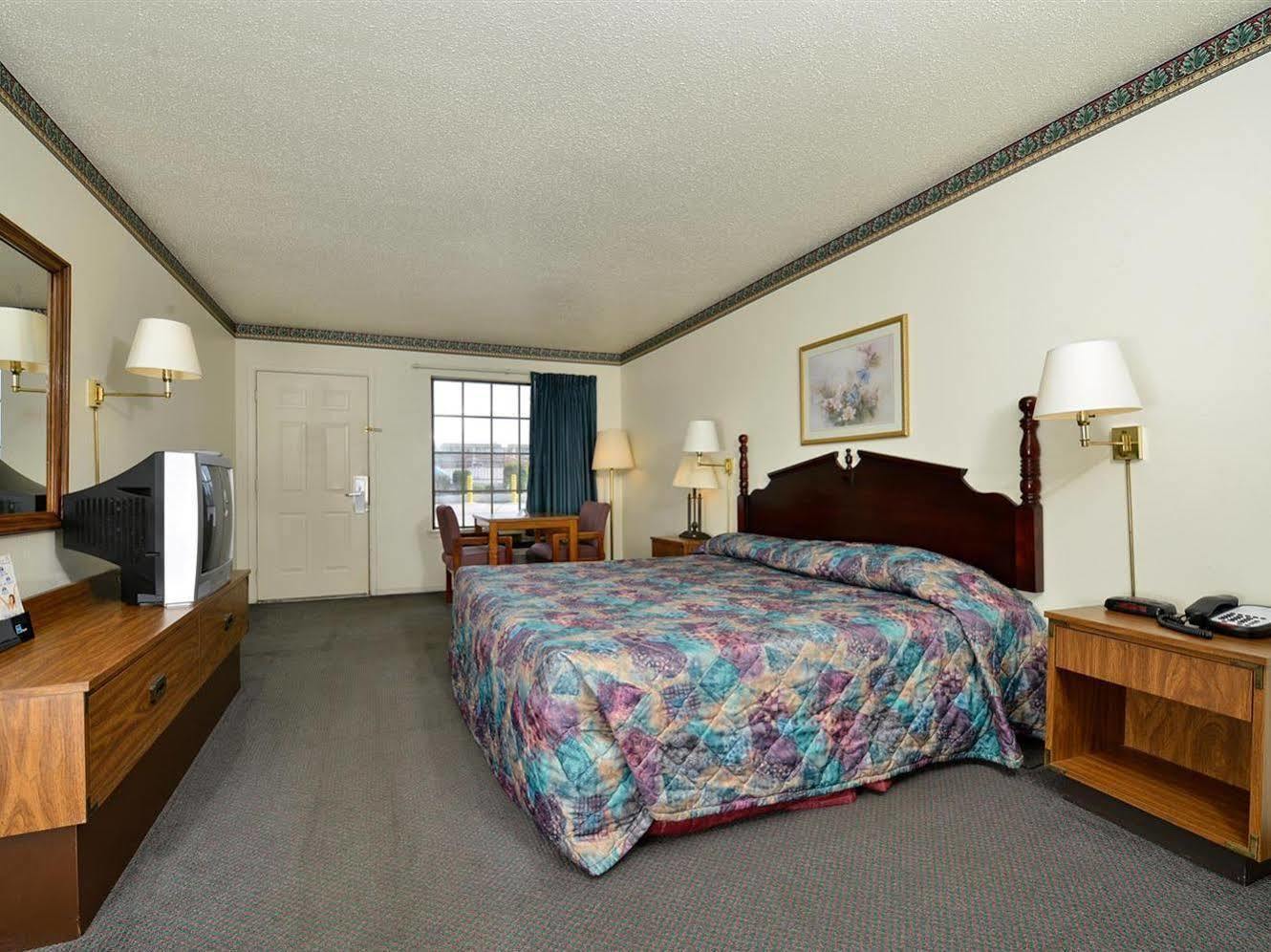 Americas Best Value Inn & Suites Russellville Bagian luar foto