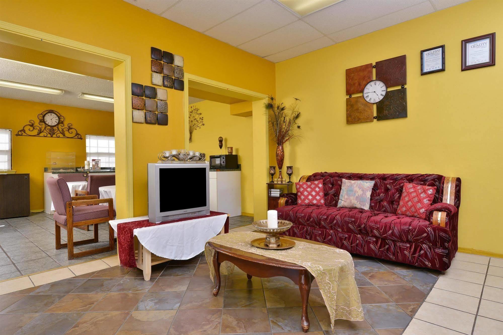 Americas Best Value Inn & Suites Russellville Bagian luar foto