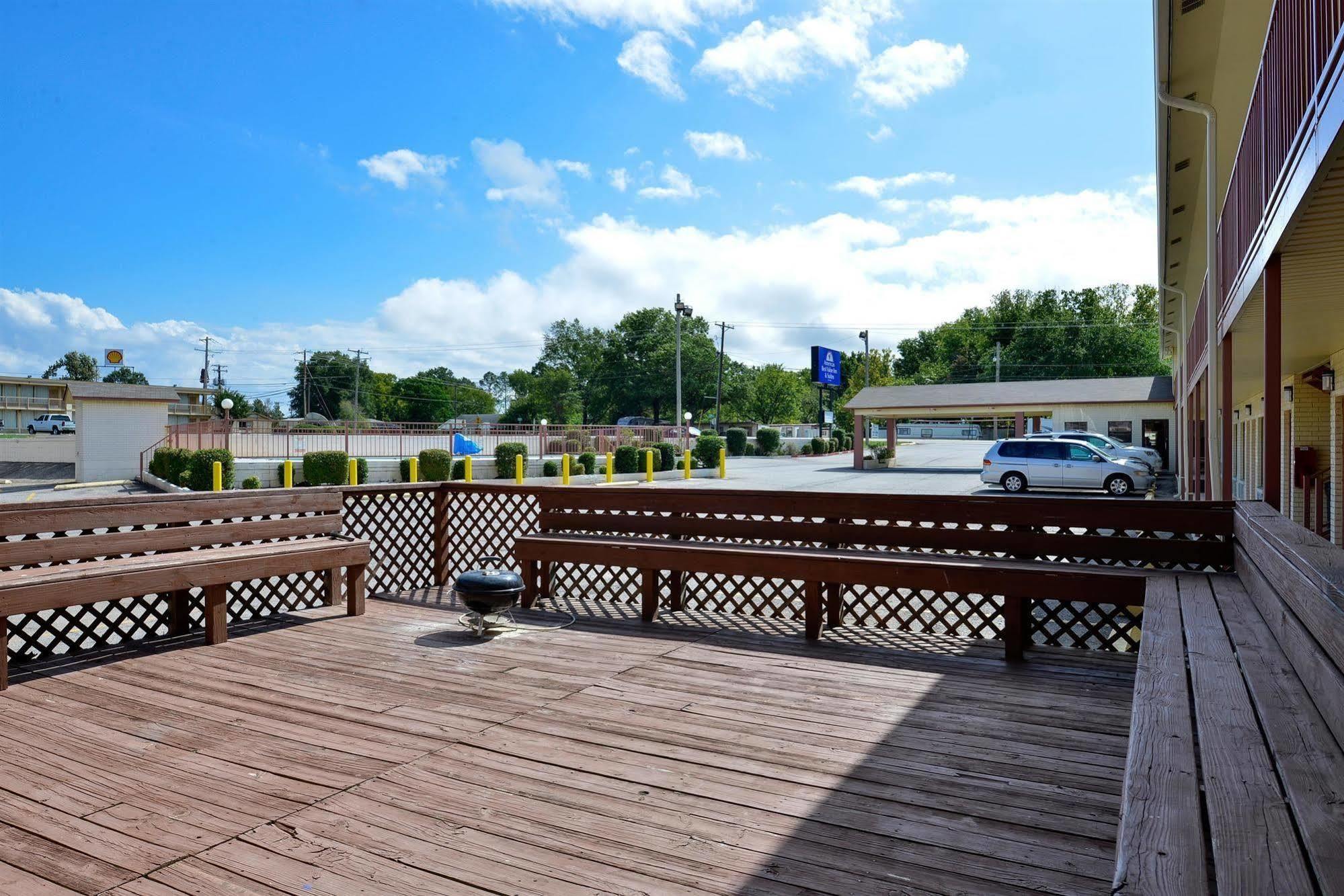 Americas Best Value Inn & Suites Russellville Bagian luar foto